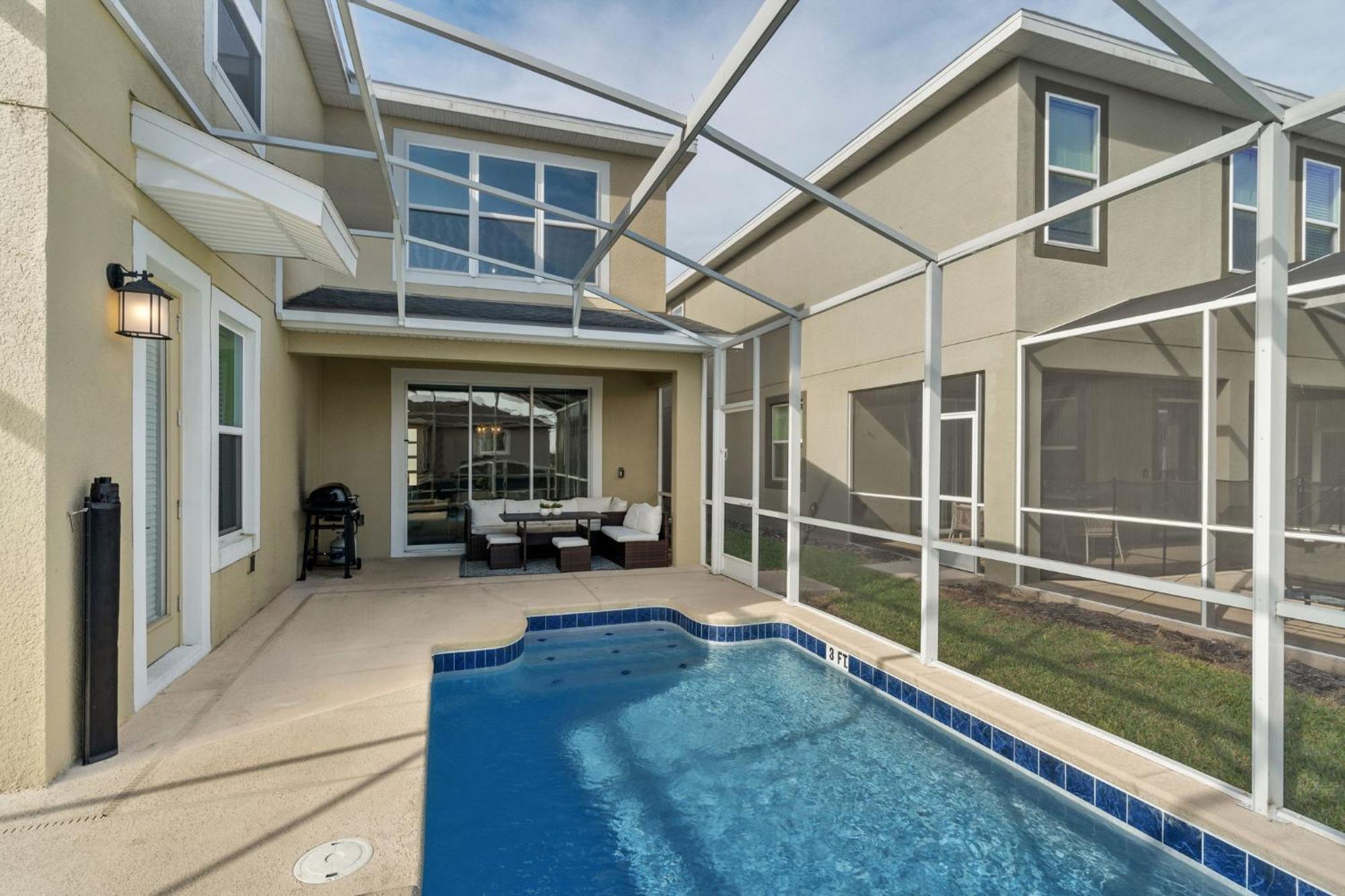 Luxury 5bed With Pool And Game Holiday home